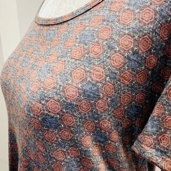 LuLaRoe Women’s  Classic T Shirt Muted Orange & Gray Pattern Small (A0128) - Picture 3 of 6